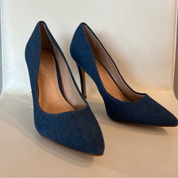 Charles by Charles David Blue Denim Heels Size 6.5 - Picture 3 of 9